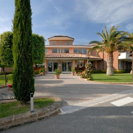 Villaggio Turistico La Cecinella Марина ди Чечина Екстериор снимка
