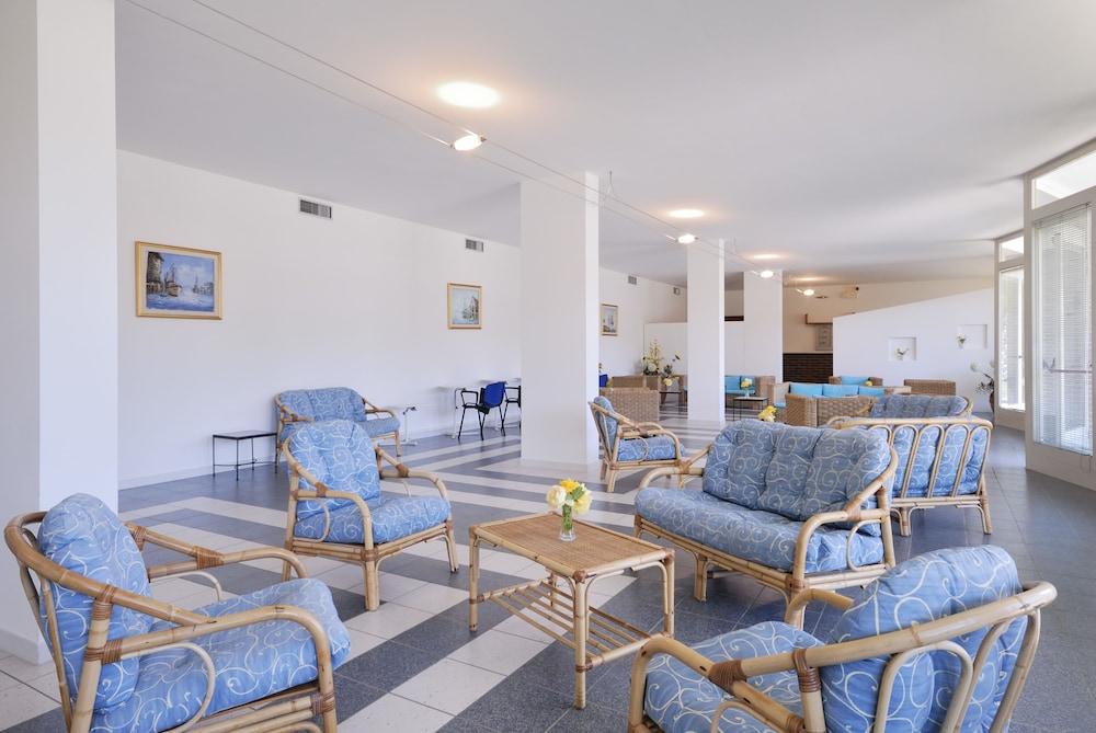 Villaggio Turistico La Cecinella Марина ди Чечина Екстериор снимка