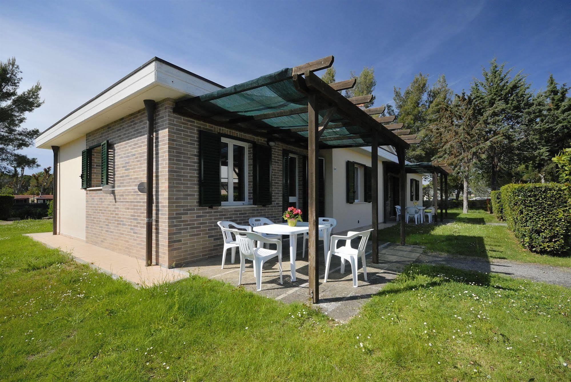 Villaggio Turistico La Cecinella Марина ди Чечина Екстериор снимка