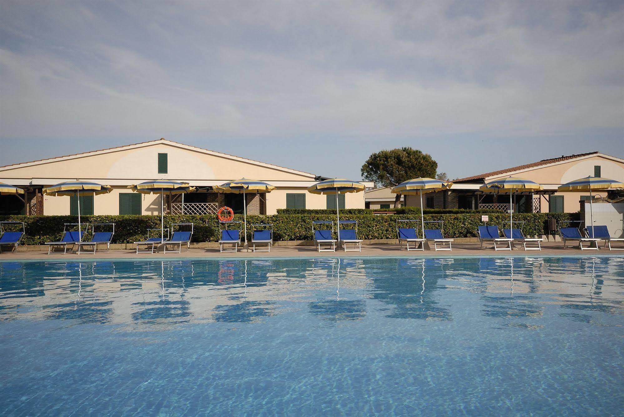 Villaggio Turistico La Cecinella Марина ди Чечина Екстериор снимка
