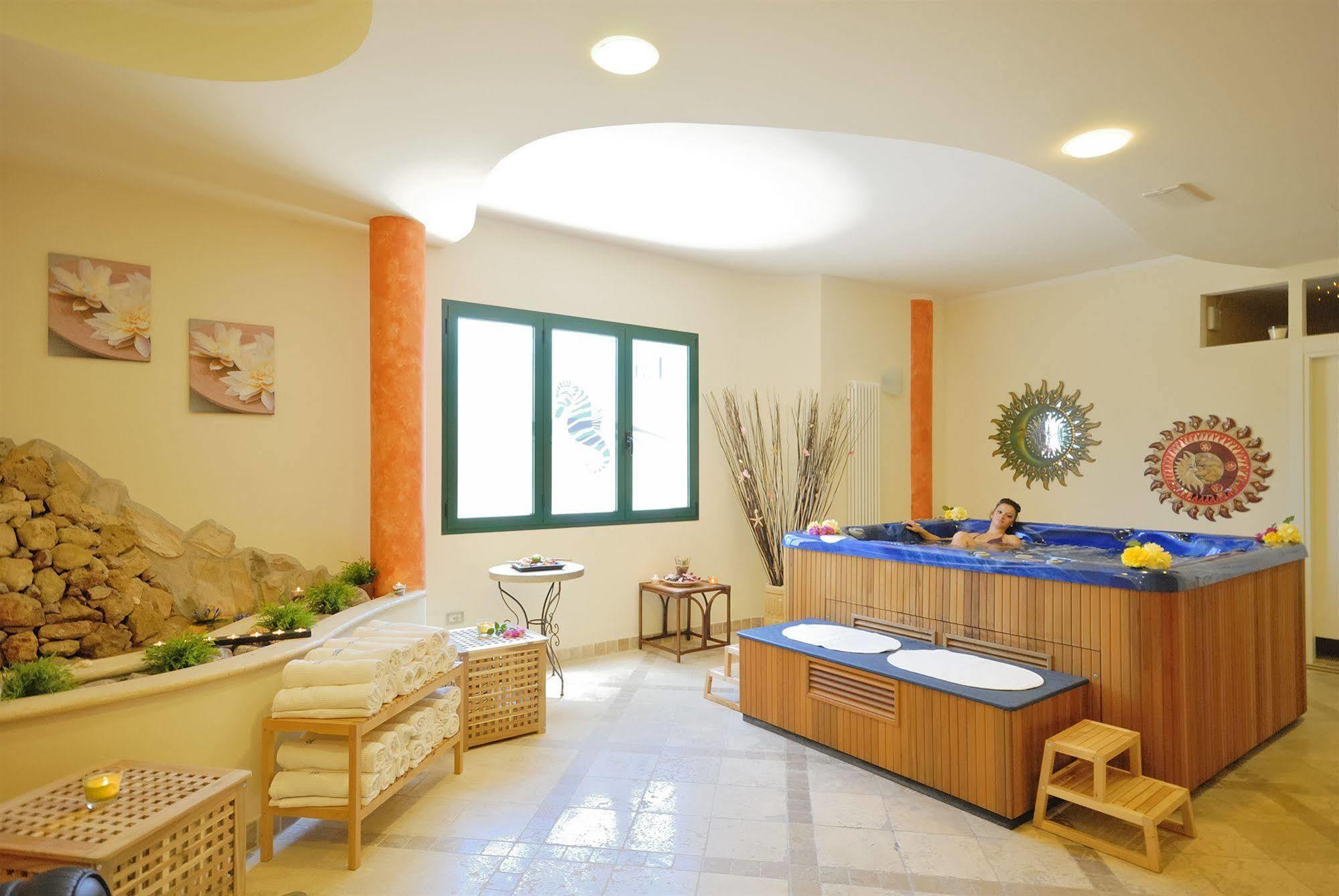 Villaggio Turistico La Cecinella Марина ди Чечина Екстериор снимка